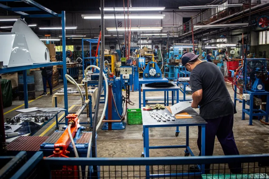 La recesión se refleja en la caída del 33,2% interanual de la producción de metales básicos.