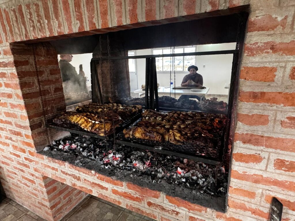 El Foro de Intendentes radicales contó con 93 kilos de carne para agasajar a los presentes.