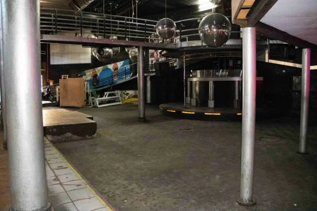 Las instalaciones BLOCK, vacías. El lugar sirvió de punto de encuentro para cientos de jóvenes de La Plata, Berisso y Ensenada.