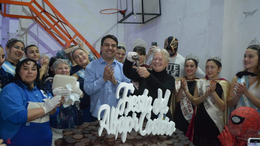 El municipio de La Costa festejó la 10° edición de la Fiesta del Alfajor, el tradicional evento regional que contó con más de 10 mil habitantes y turistas.