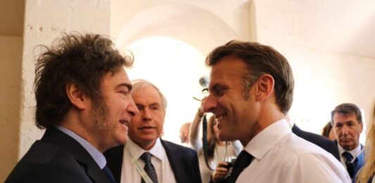 El presidente Javier Milei se reunirá con su par de Francia, Emmanuel Macron, luego de que la vicepresidenta Victoria Villarruel calificará a la potencia de ser un “país colonialista”.