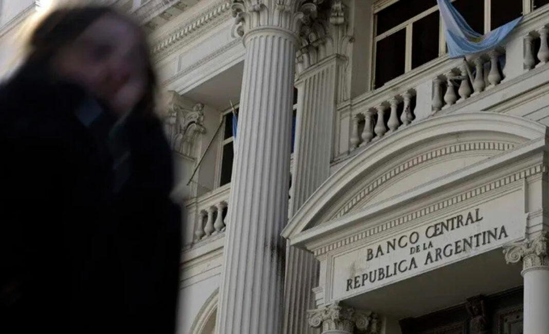 Autoridades del Banco Central (BCRA) admitieron enviar al exterior reservas de oro, que suman casi USD 5 millones. Sin embargo no brindaron detalles sobre los destinos.