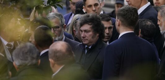 Milei declaró duelo nacional por el aniversario del atentado a la AMIA