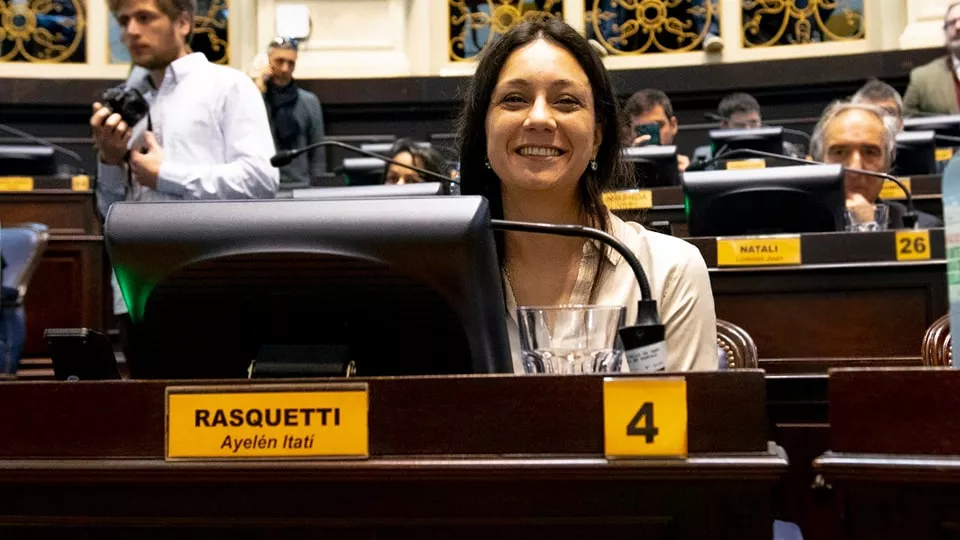 La diputada Ayelén Rasquetti propone denunar a restaurantes, bares y comedores que no posean menús aptos para personas celíacas.