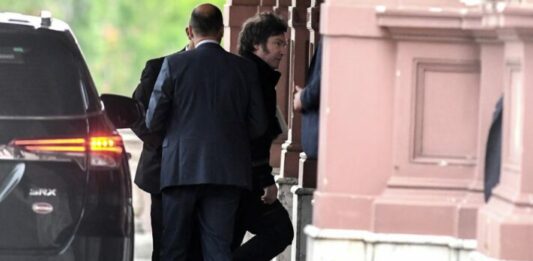 El presidente de la Nación, Javier Milei, encara esta semana una agenda cargada de reuniones con sus funcionarios y sectores dialoguistas. Se asoma un posible acto público.