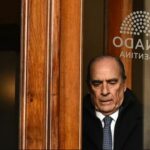 Guillermo Francos apura reuniones y se prueba el traje de presidente del Consejo de Mayo Francos apura las últimas reuniones para cerrar el Consejo de Mayo y se prueba el traje de titular del organismo.