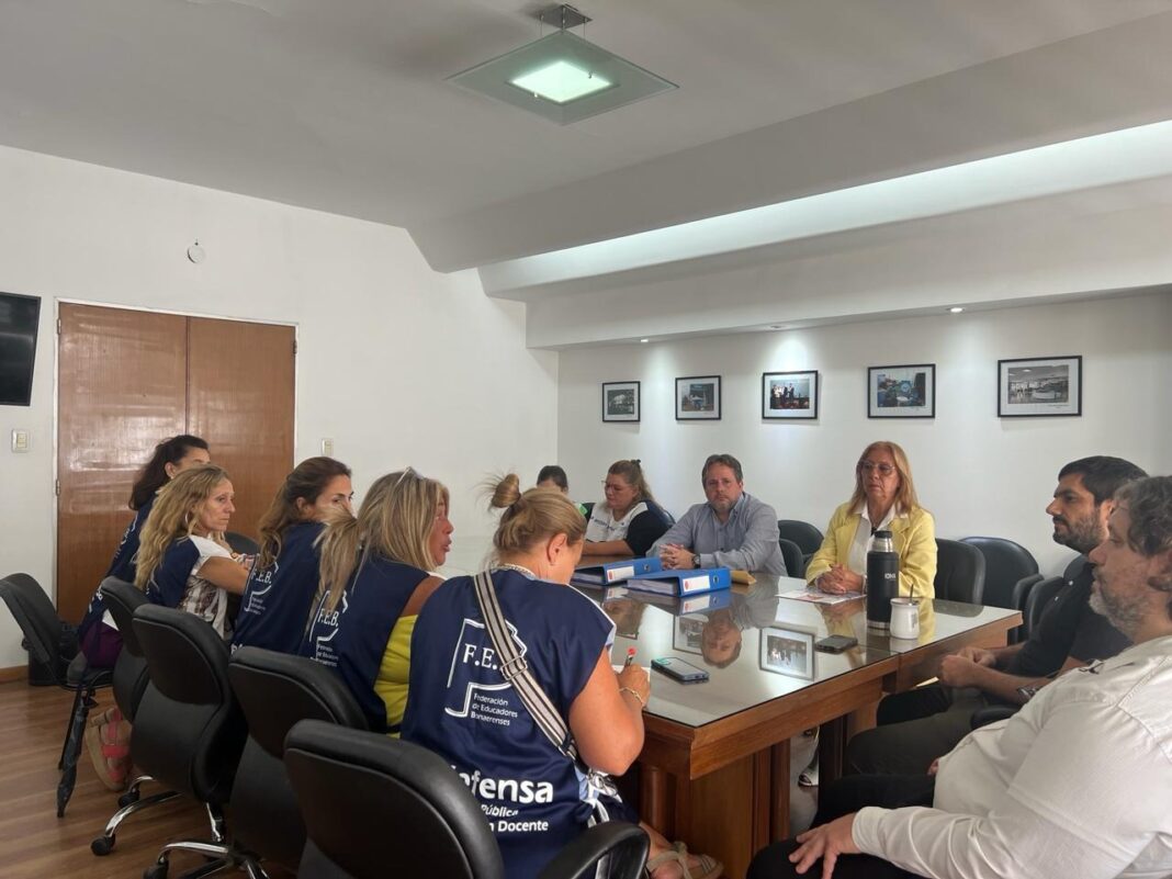Una delegación de docentes bonaerenses se reunió con IOMA y con afiliados para debatir el estado de situación de la cobertura médica.