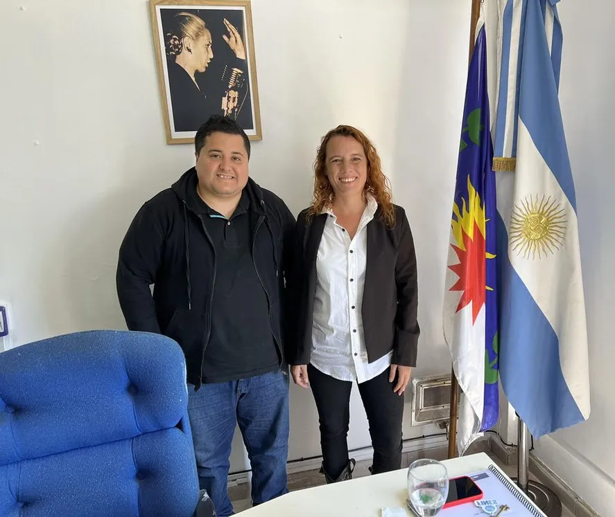 El concejal Gabriel Aranda junto con Patricia Cubría.