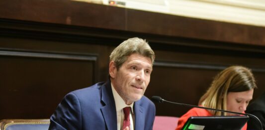 El diputado bonaerense Guillermo Castello volvió a apuntar contra Kicillof por no adherir al blanqueo de capitales.