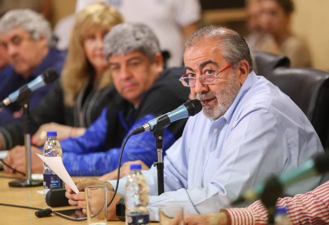 Tras reunir a la mesa chica, la CGT pedirá una audiencia al Secretario de Trabajo y descartan, por el momento, ir a la Justicia por la restitución del Impuesto a las Ganancias.