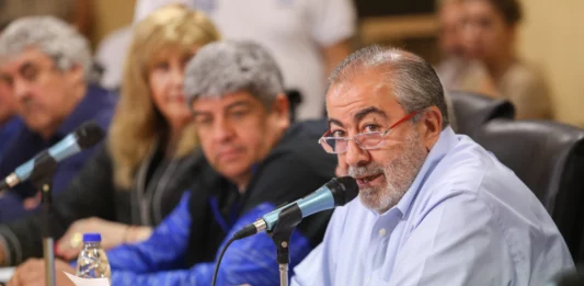 Tras reunir a la mesa chica, la CGT pedirá una audiencia al Secretario de Trabajo y descartan, por el momento, ir a la Justicia por la restitución del Impuesto a las Ganancias.