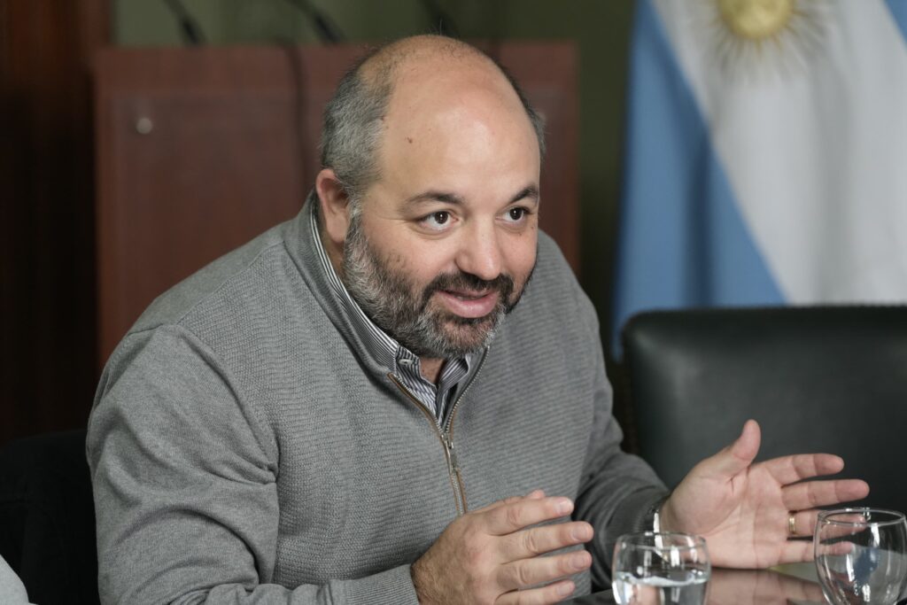 El senador del bloque UCR - Cambio Federal, Agustín Maspoli, salió a criticar al IOMA por rescindir del convenio con FEMEBA.
