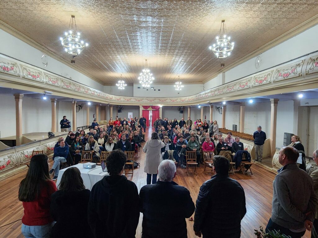 Legisladores bonaerenses, intendentes y concejales del sudoeste bonaerense participaron del Congreso de la UCR de la Sexta sección.
