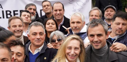 Karina Milei, Sebastián Pareja y Martín Menem pusieron el pie en el Conurbano y estrenaron la personería jurídica provisoria, con una jornada de afiliaciones en Morón.