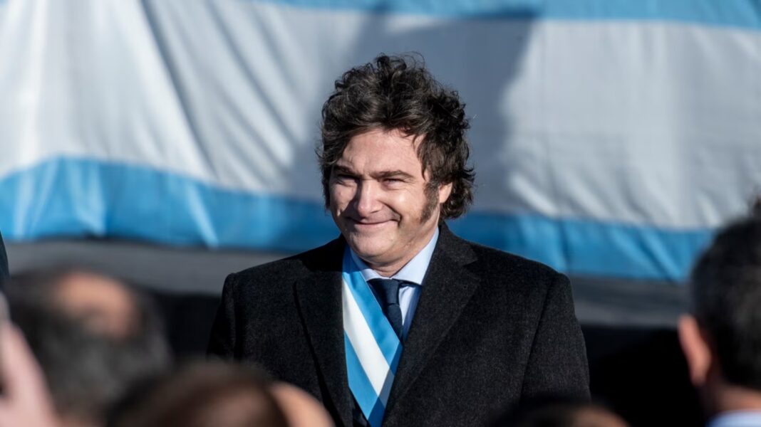 Milei presentó el Plan de Alfabetización desde San Juan y anunció que el Gobierno evaluará “a todos los docentes del país”.