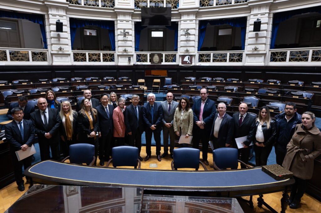 Los diputados bonaerenses dialogaron con la comitiva china sobre cooperaciones en agricultura e inversión en infraestructura.