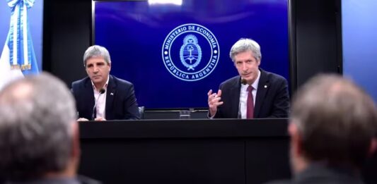 Caputo y Bausili anunciaron el nuevo plan del Gobierno hacia la “emisión cero” y se reunirán con los bancos para generar un consenso.