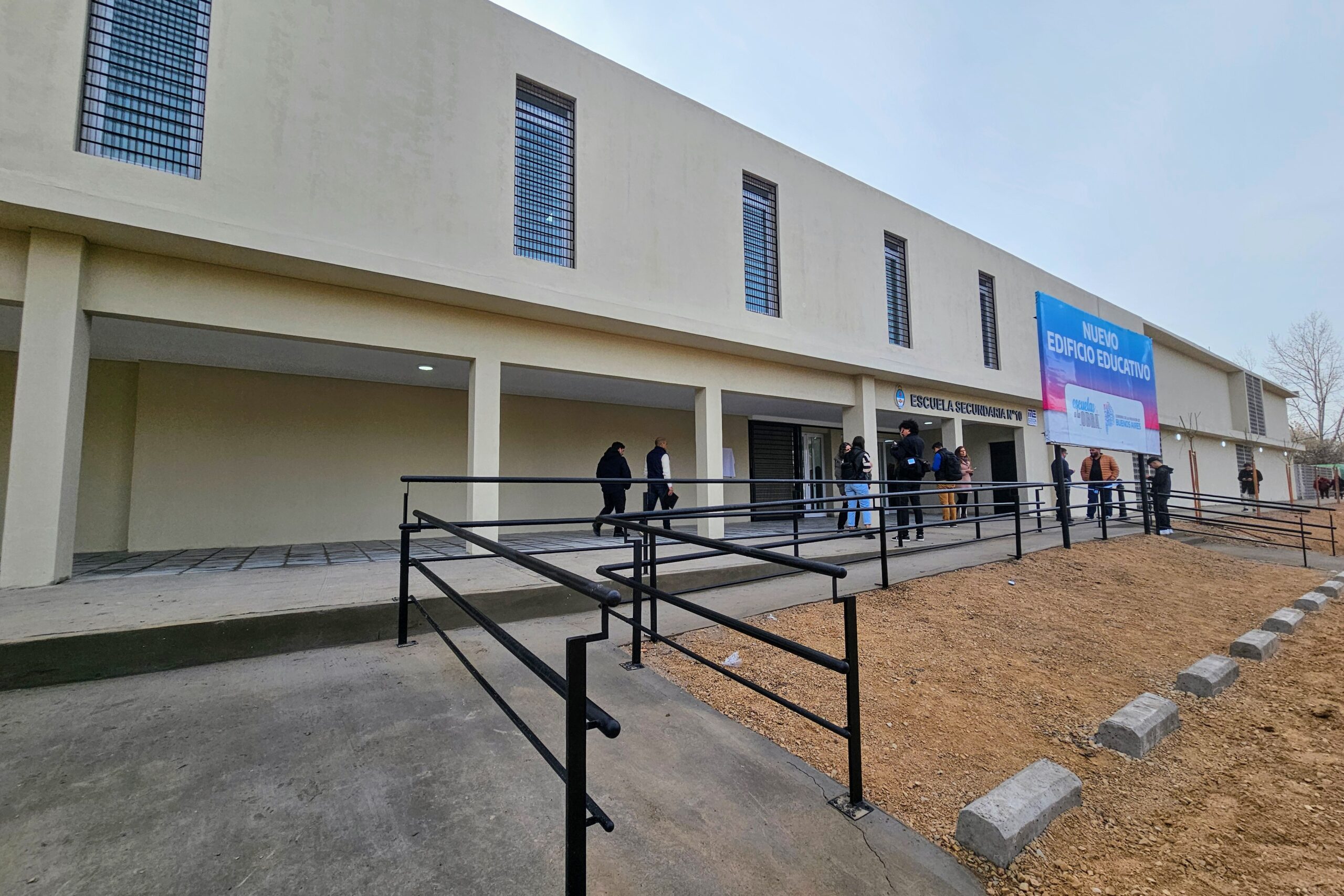 La Escuela Secundaria N°10 recientemente inaugurada por Axel Kicillof.