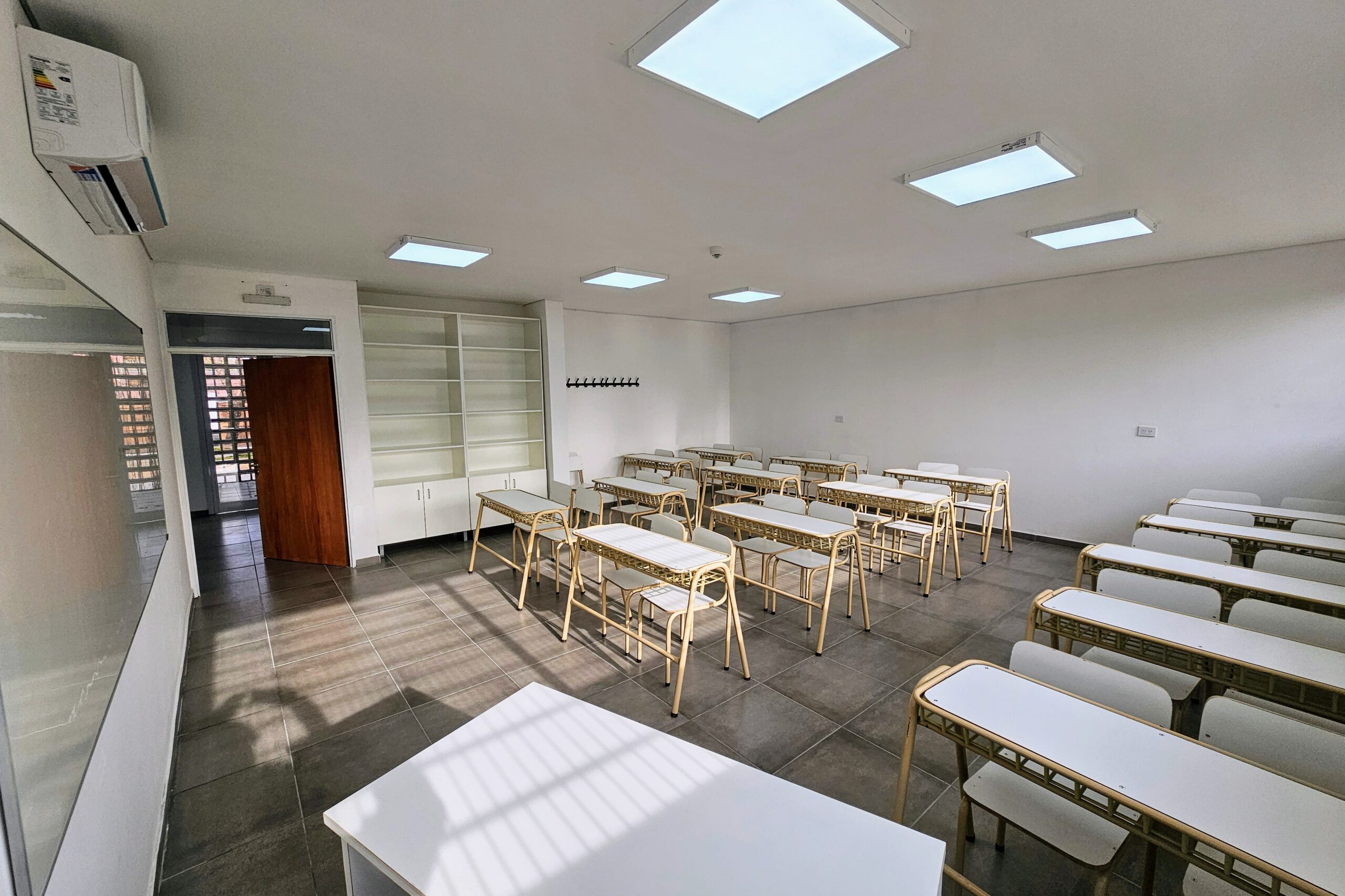 La Escuela Secundaria N°10 recientemente inaugurada por Axel Kicillof.