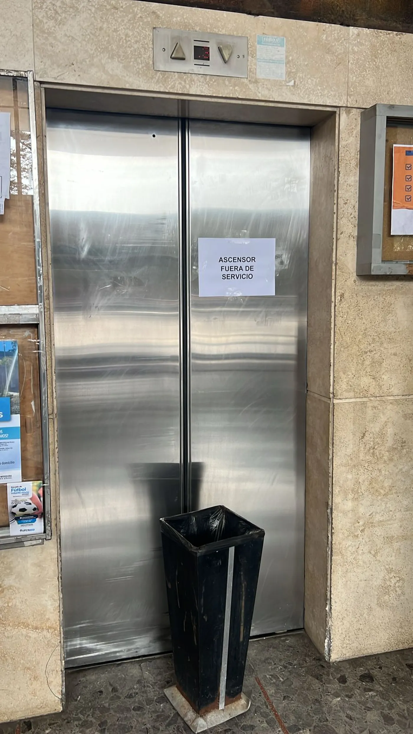 Tras el accidente del ascensor, desde Infraestructura ordenaron clausurarlo hasta que la empresa de mantenimiento lo revise.