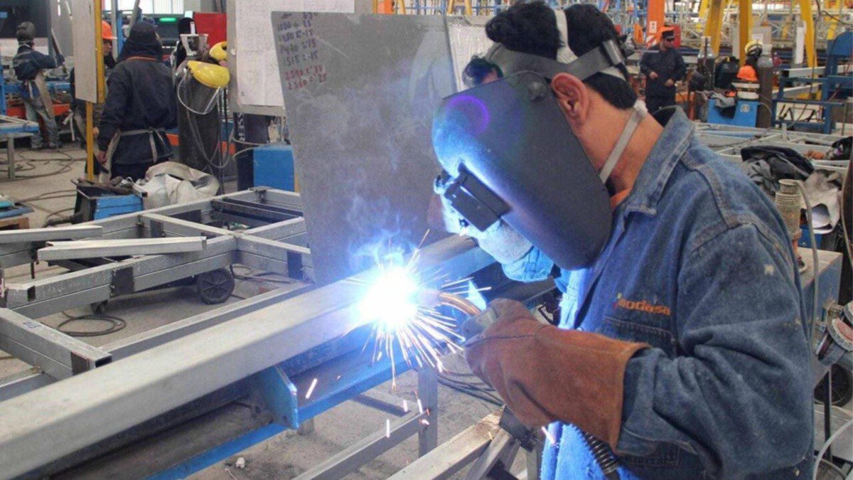 La caída de la industria pasó a ser la principal preocupación de los argentinos según la encuesta de la CIGP