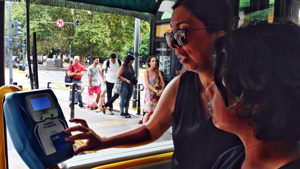 La quita de subsidios al transporte supone un incremento que ronda entre el 25 y el 40% para los usuarios del servicio en la Provincia.