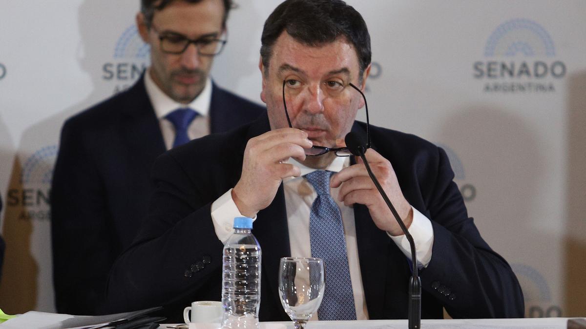El catedrático, Manuel García Mansilla defiende su pliego en el Senado para integrar la Corte Suprema de Justicia.