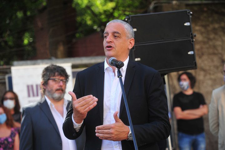 Pietragalla pidió la renuncia de Fernando Espinoza por la causa de abuso sexual El ex secretario de DDHH, Horacio Pietragalla, cruzó al intendente de La Matanza, Fernando Espinoza, en medio de la denuncia por violencia de género de Alberto Fernandez.