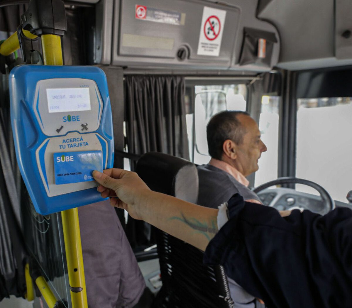 Desde hoy rige un aumento de colectivos en el Área Metropolitana de Buenos Aires de 37,5%. Desde que asumió Milei ya subió un 600%.