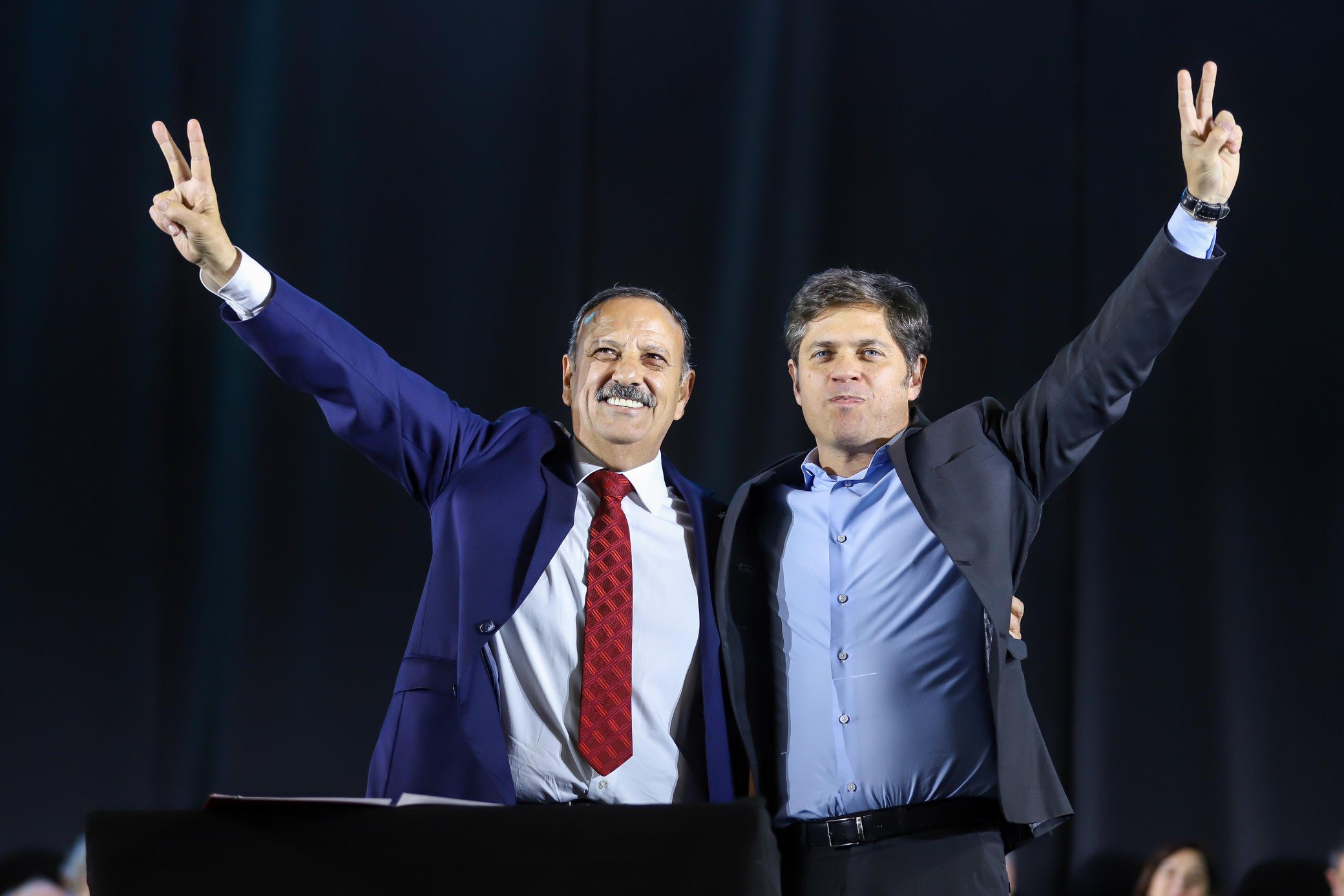 El gobernador bonaerense Axel Kicillof suscribió a una serie de acuerdos con su par de La Rioja, Ricardo Quintela, a quien llenó de elogios.