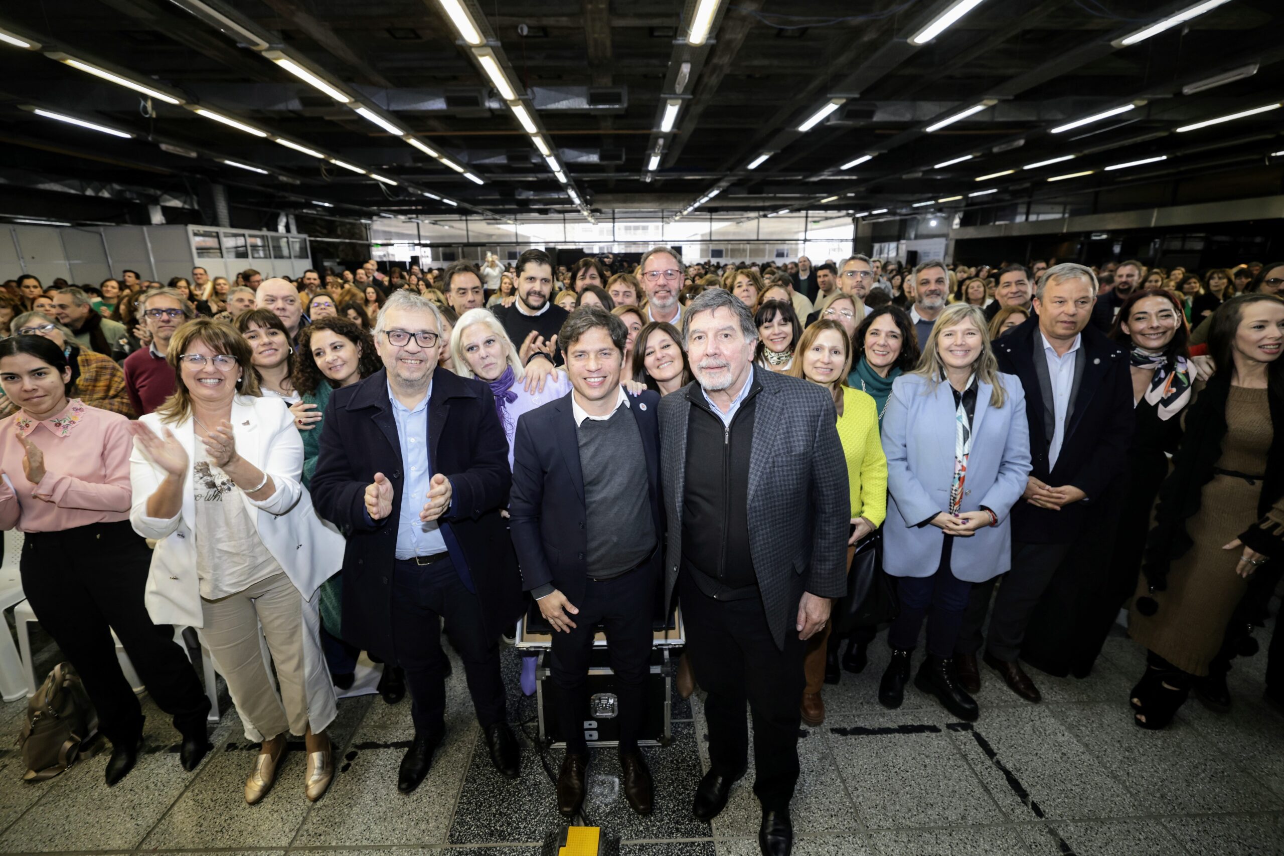 Axel Kicillof y Alberto Sileoni encabezaron la apertura del Encuentro Provincial de Educación.
