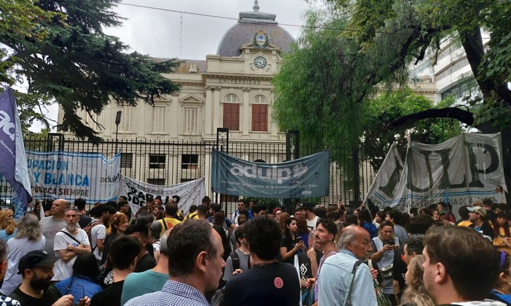  Los gremios de docentes universitarios nucleados en el FSUN convocaron a una jornada da 72 horas de protesta.