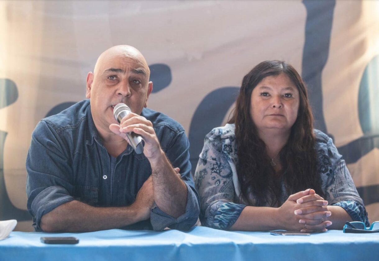 El secretario General de la AJB, Hugo Russo y la adjunta, María Inés Giménez