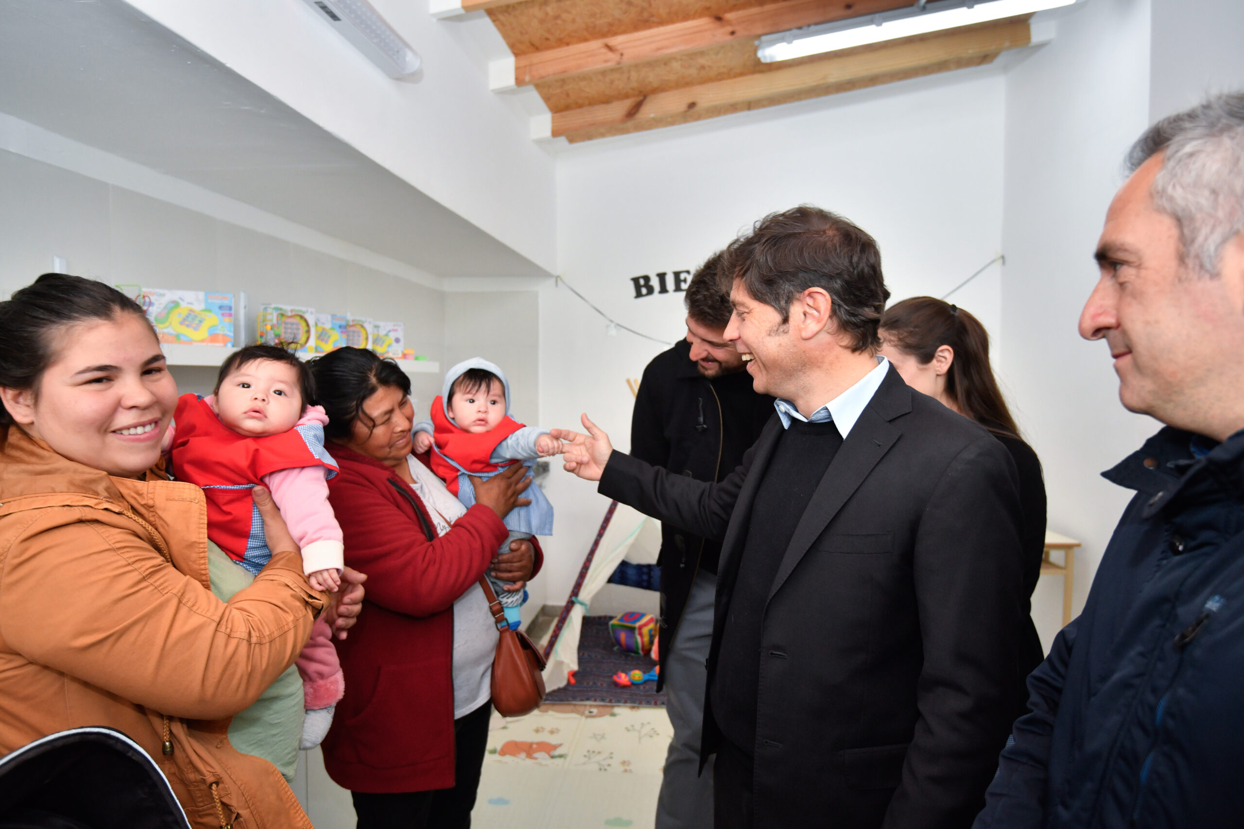 El gobernador bonaerense, Axel Kicillof, este jueves, inauguró un nuevo Centro de Desarrollo Infantil y cruzó nuevamente al presidente Javier Milei.