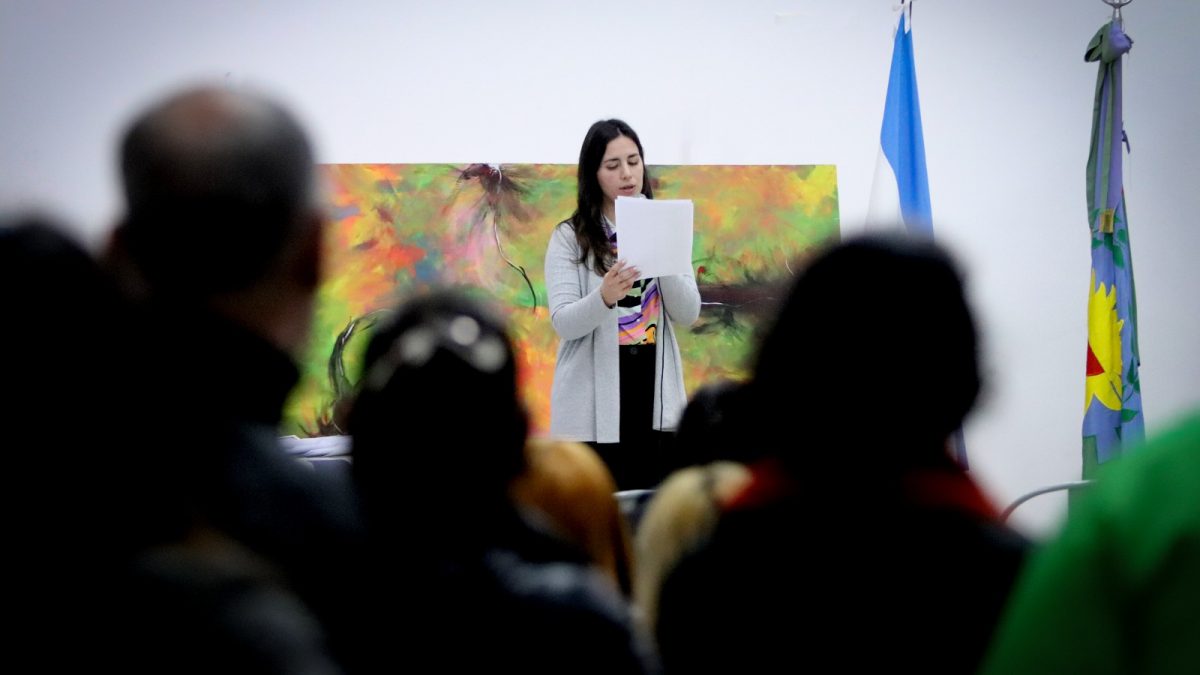 La egresada Berta Romero fue la encargada de darle voz a la cohorte de La Costa que cerró su etapa secundaria gracias al programa FinES