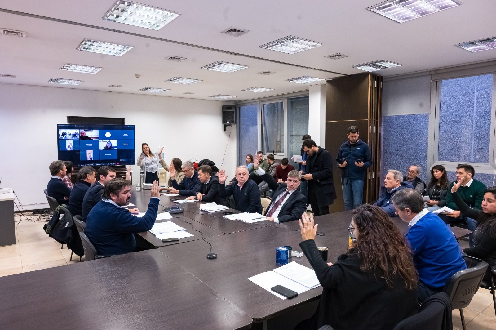 La comisión de Asuntos Constitucionales y Justicia de Diputados dio el visto bueno al proyecto para establecer la paridad de género en la Defensoría del Pueblo.