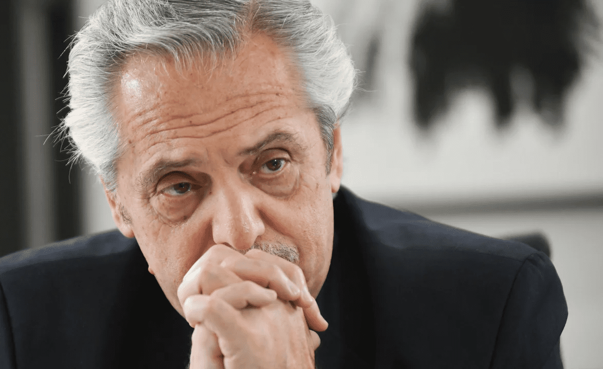 Milei puso fin al decreto de la gestión Fernández que obligaba al Estado a contratar pólizas de seguro otorgados por Nación Seguros y que luego derivó en una presunta causa de corrupción.