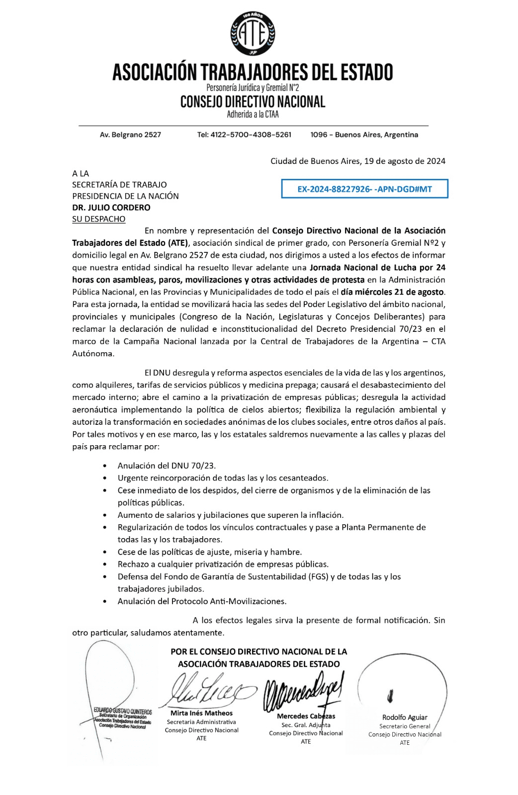ATE encabeza una jornada de protesta al Congreso de la Nación para reclamar la derogación del DNU 70/2023. 

