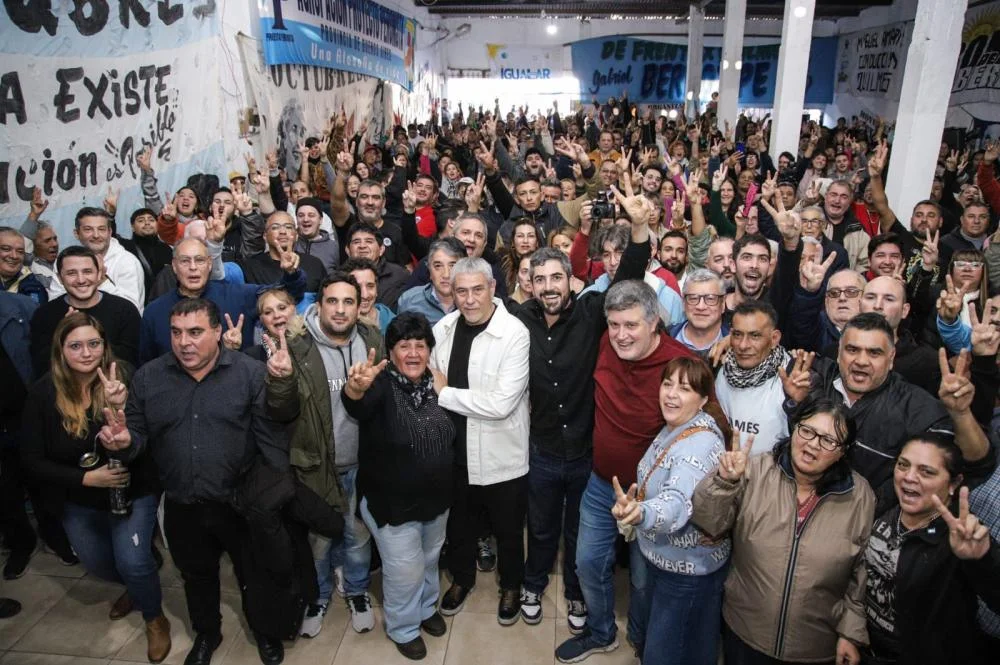 Jorge Ferraresi vuelve a Quilmes luego del acto en Bernal que desató la tensión con Mayra Mendoza.