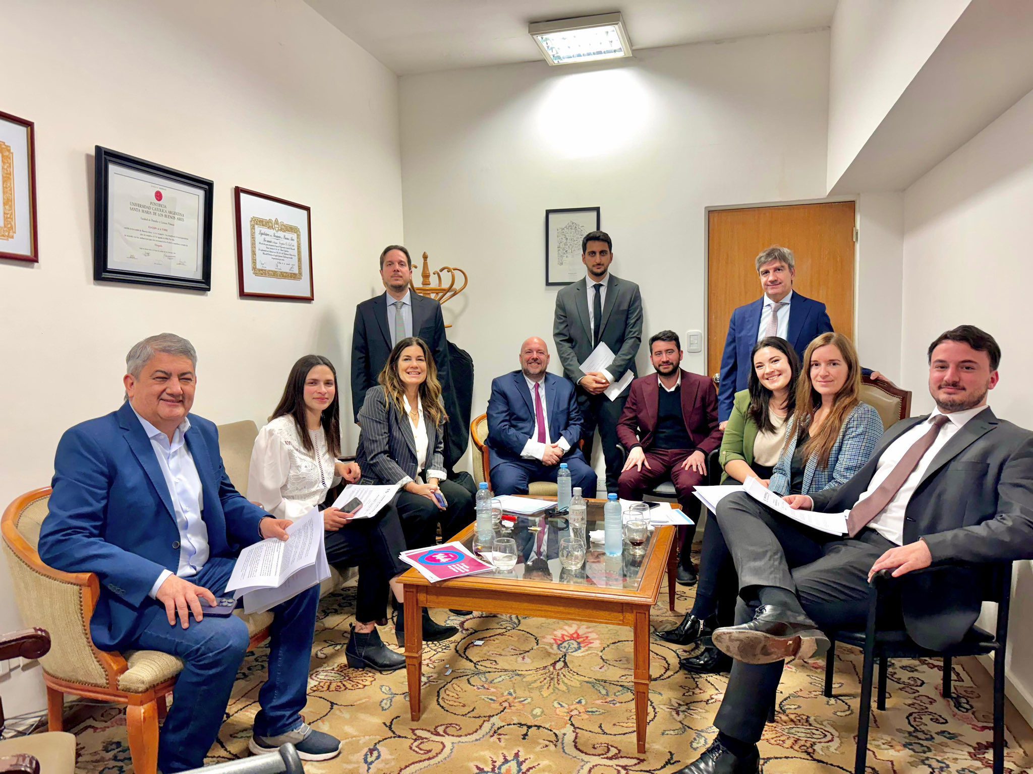 Los diputados bonaerenses del PRO Libertad y de La Libertad Avanza previo a la última sesión ordinaria.