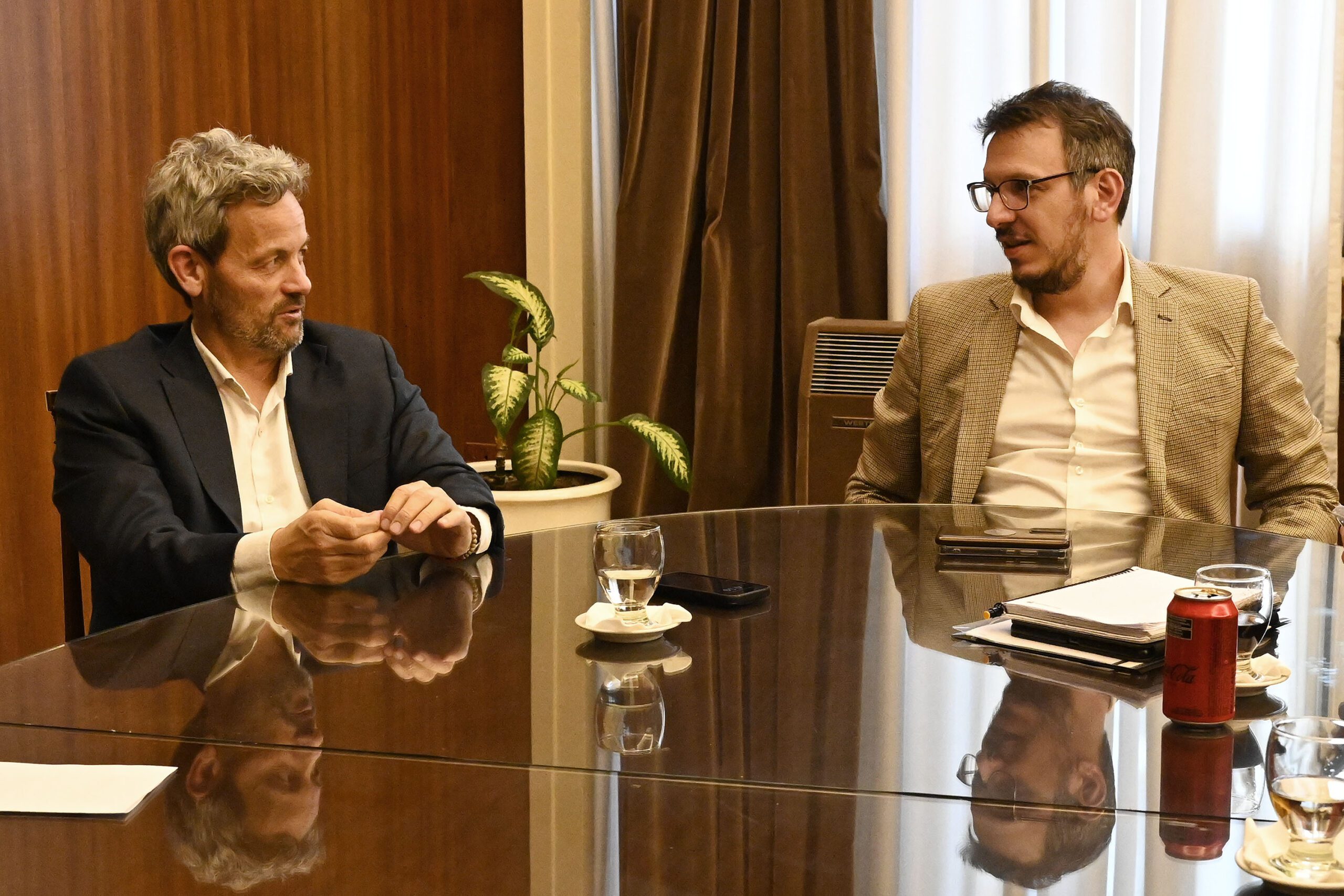 El intendente de Monte Hermoso, Hernán Arranz, y el titular de Banco Provincia, Juan Cuattromo.