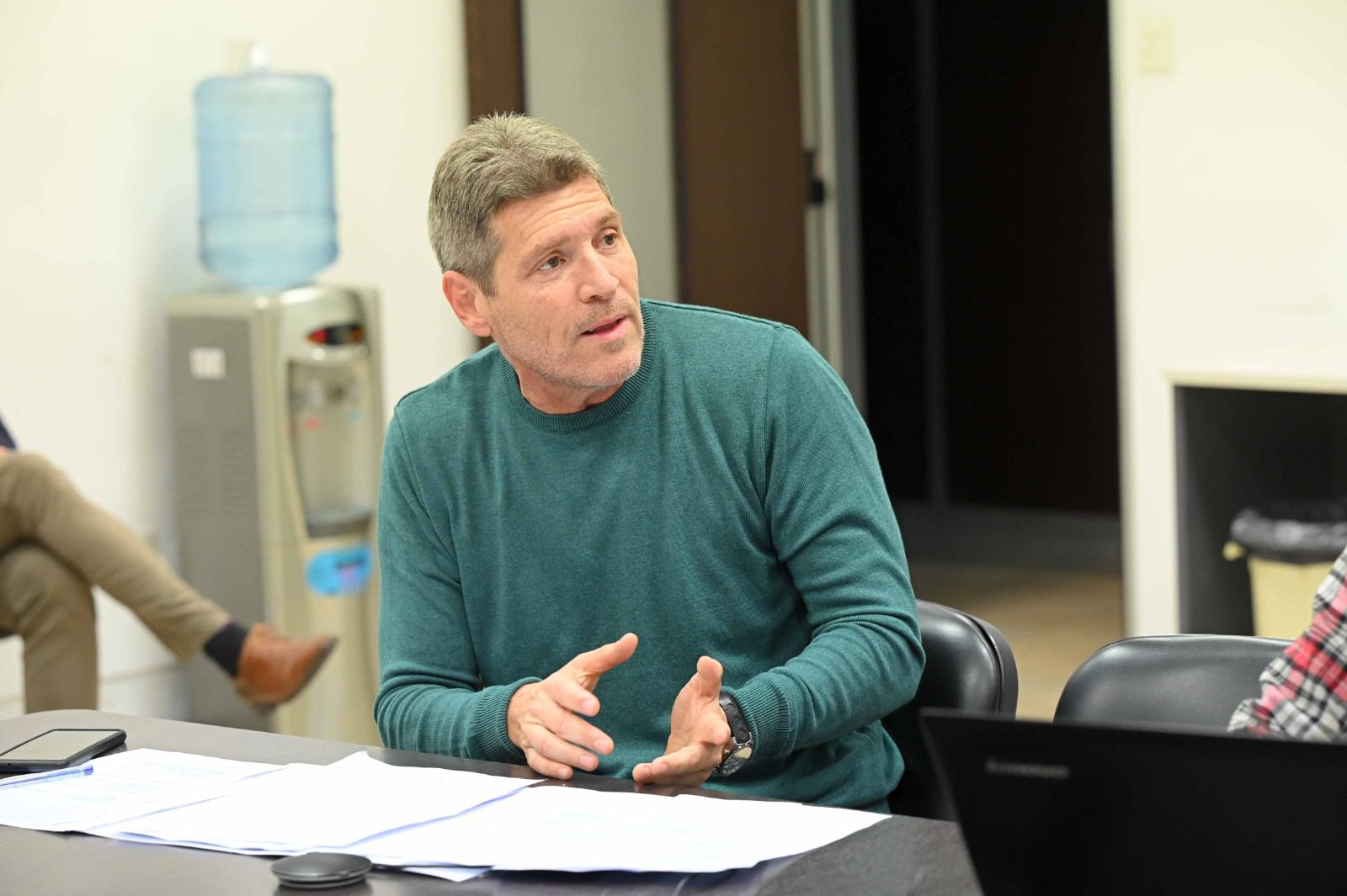 El diputado del monobloque Libre, Guillermo Castello, presentó un proyecto de ley para que las empresas eléctricas no puedan incluir impuestos en las tarifas de luz.