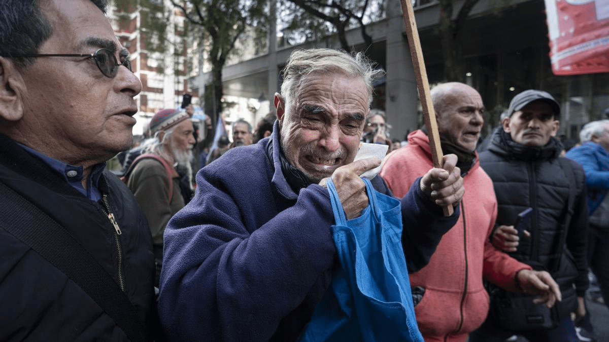 Tras la brutal represión a los jubilados, el cotitular de la CGT, Pablo Moyano convocó a una masiva marcha frente al Congreso para la semana próxima. Todos los detalles. 