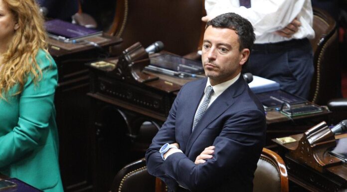 Un manojo de diputados le exigió al presidente del bloque de la UCR, Rodrigo De Loredo, que reordene la bancada en la Cámara baja.