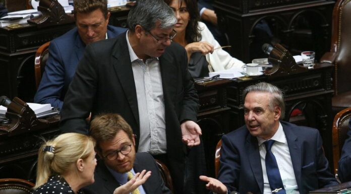 Al filo de que termine el plazo legal, el Gobierno nacional envió el DNU que amplía las facultades de la SIDE al Congreso para que sea analizado por la comisión Bicameral.