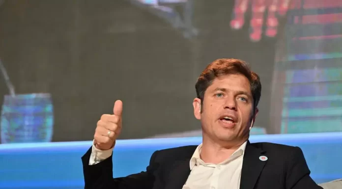 Kicillof apuntó contra Milei, luego de que el Presidente difundiera el video en el que compara al kirchnerismo con un virus zombie.