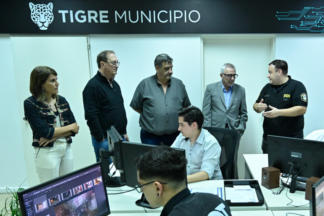 El intendente de Tigre, Julio Zamora, inauguró el CiberCOT, la primera oficina local que luchará contra los crímenes informáticos.