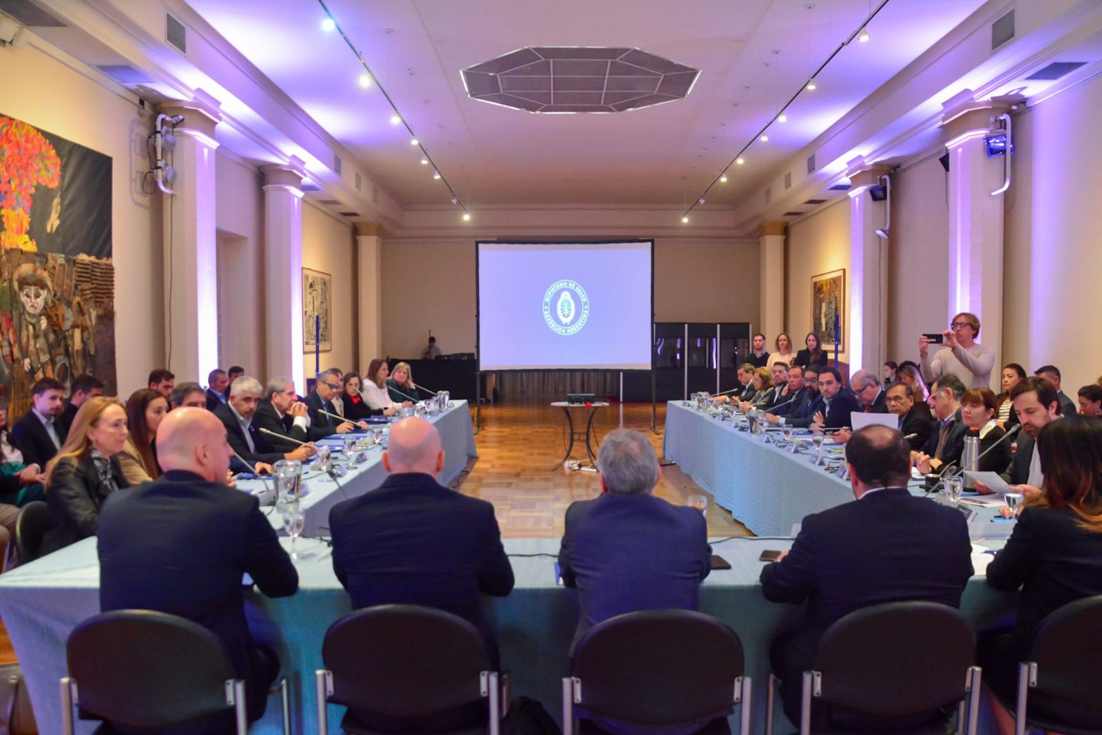Los ministros de salud de todas las provincias se reunieron y firmaron el Plan Estratégico de Prevención y Control del Dengue 2024/2025.