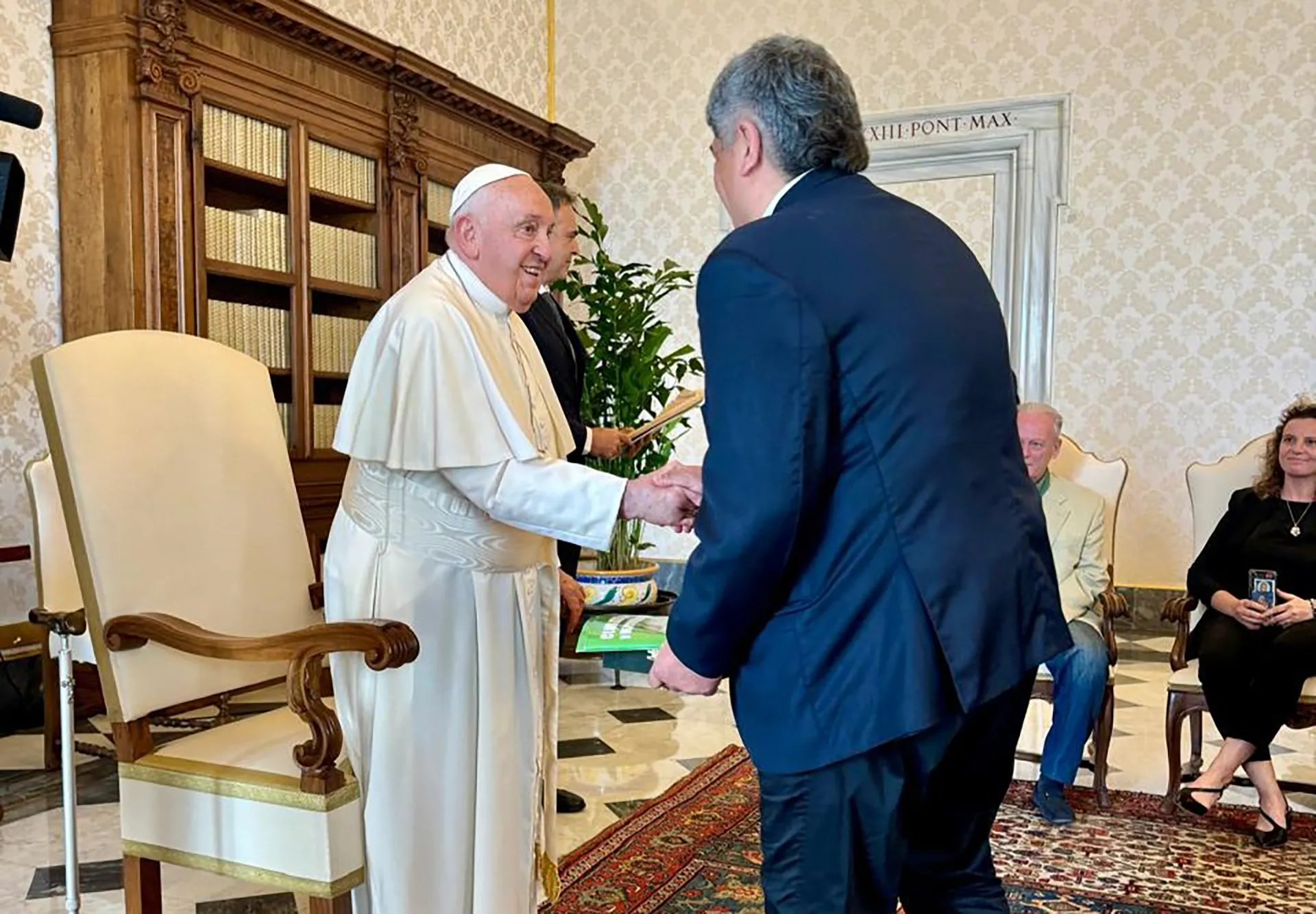 El Papa Francisco recibió a dirigentes de la CGT y los instó a “proteger la justicia social” frente a la reforma laboral.