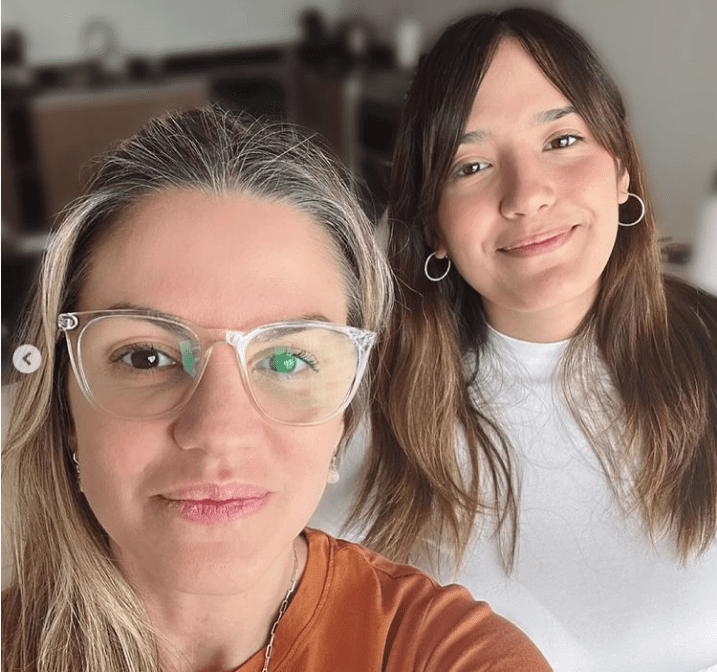 Legislatura bonaerense: la diputada Jazmín Carrizo junto a su jefa política Carolina Píparo. 